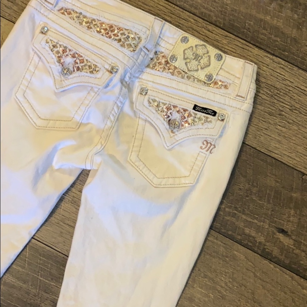 White miss me jeans